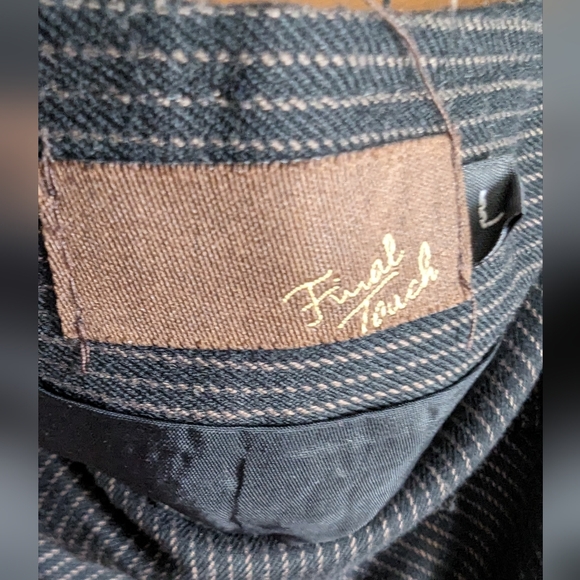 women's skirt - Picture 2 of 3